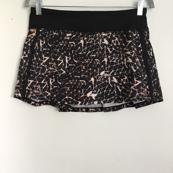 Lululemon skort - Picture 2 of 8